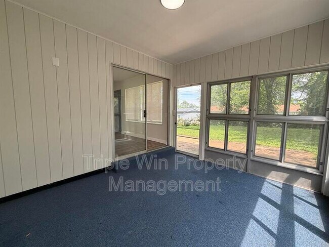 Building Photo - 2257 Luxmore Dr