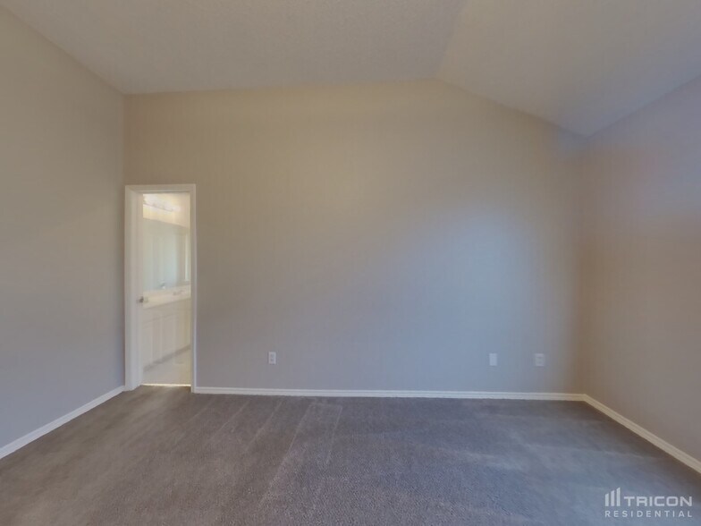 Building Photo - 1129 Cumberland Dr