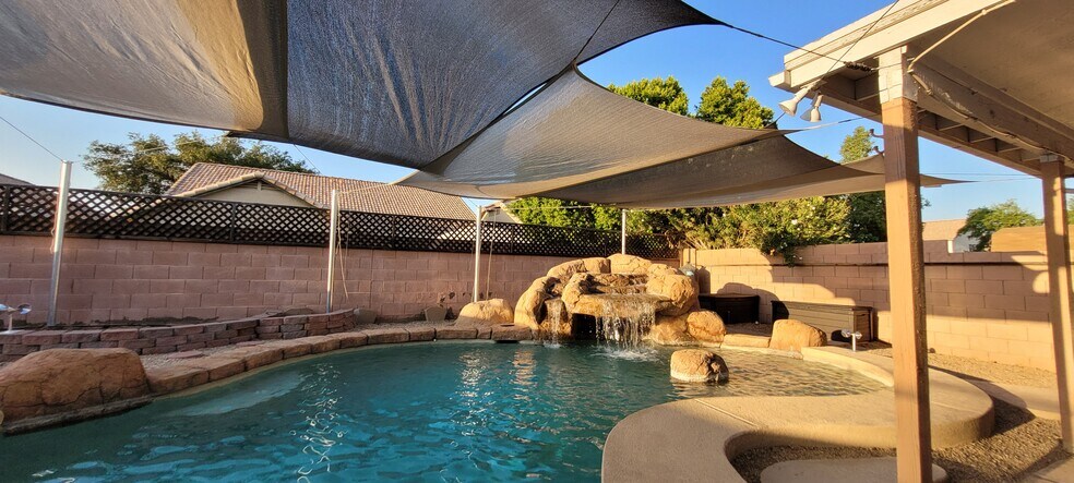Building Photo - 7554 W Cholla St