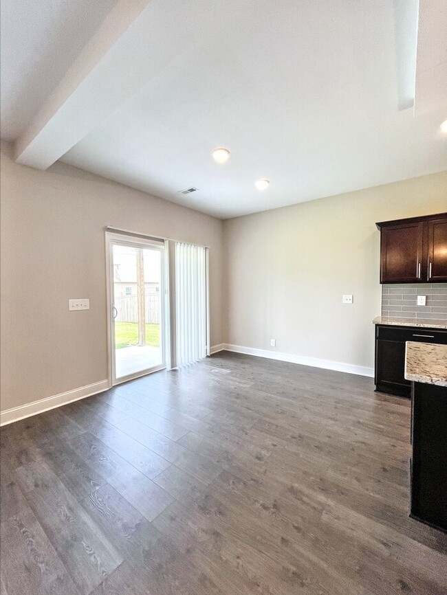 Building Photo - 829 Marksman Ct