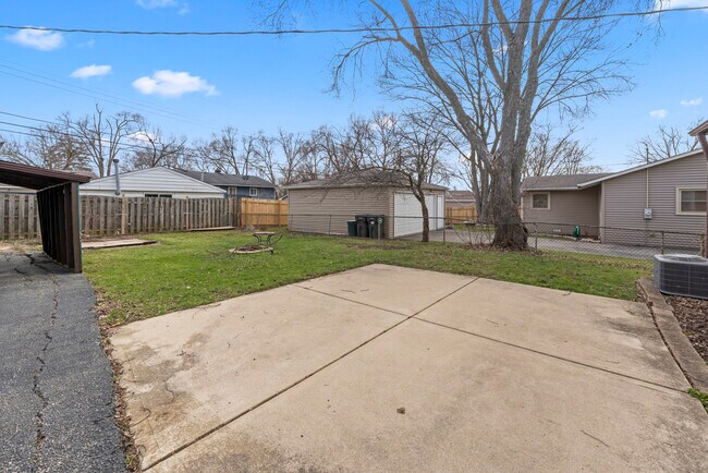 Building Photo - 25 McCabe Dr