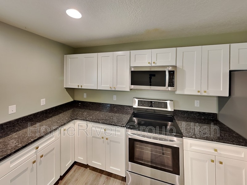 Building Photo - 708 S 80 E