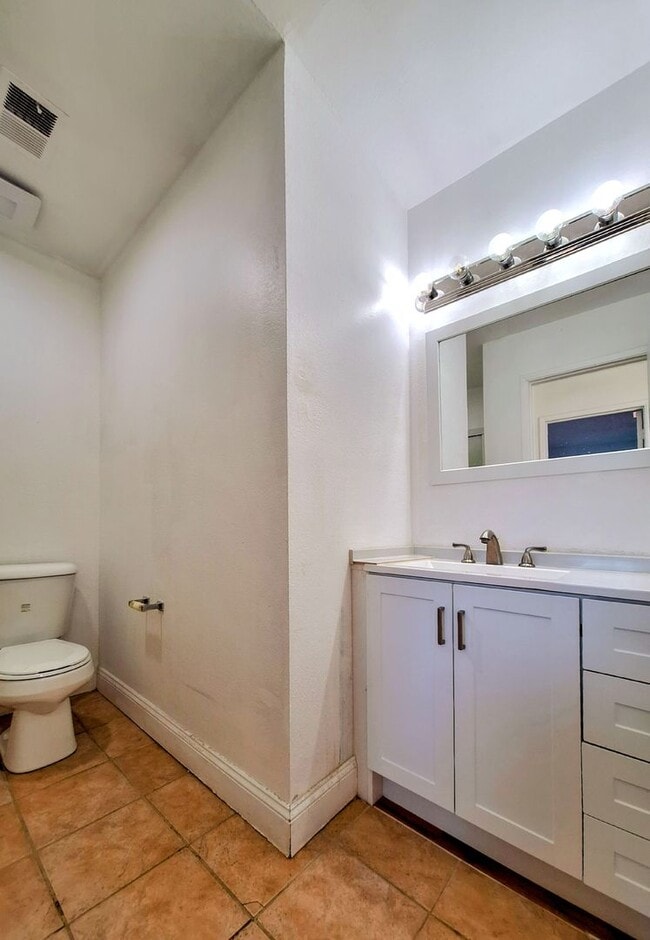 Building Photo - Beautifully Remodeled Two-Story 3bd Duplex w/Attached Garage & Private Yard