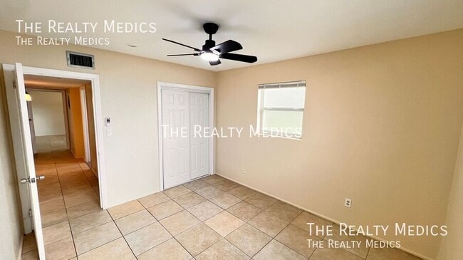 Building Photo - 6216 Lake Underhill Rd