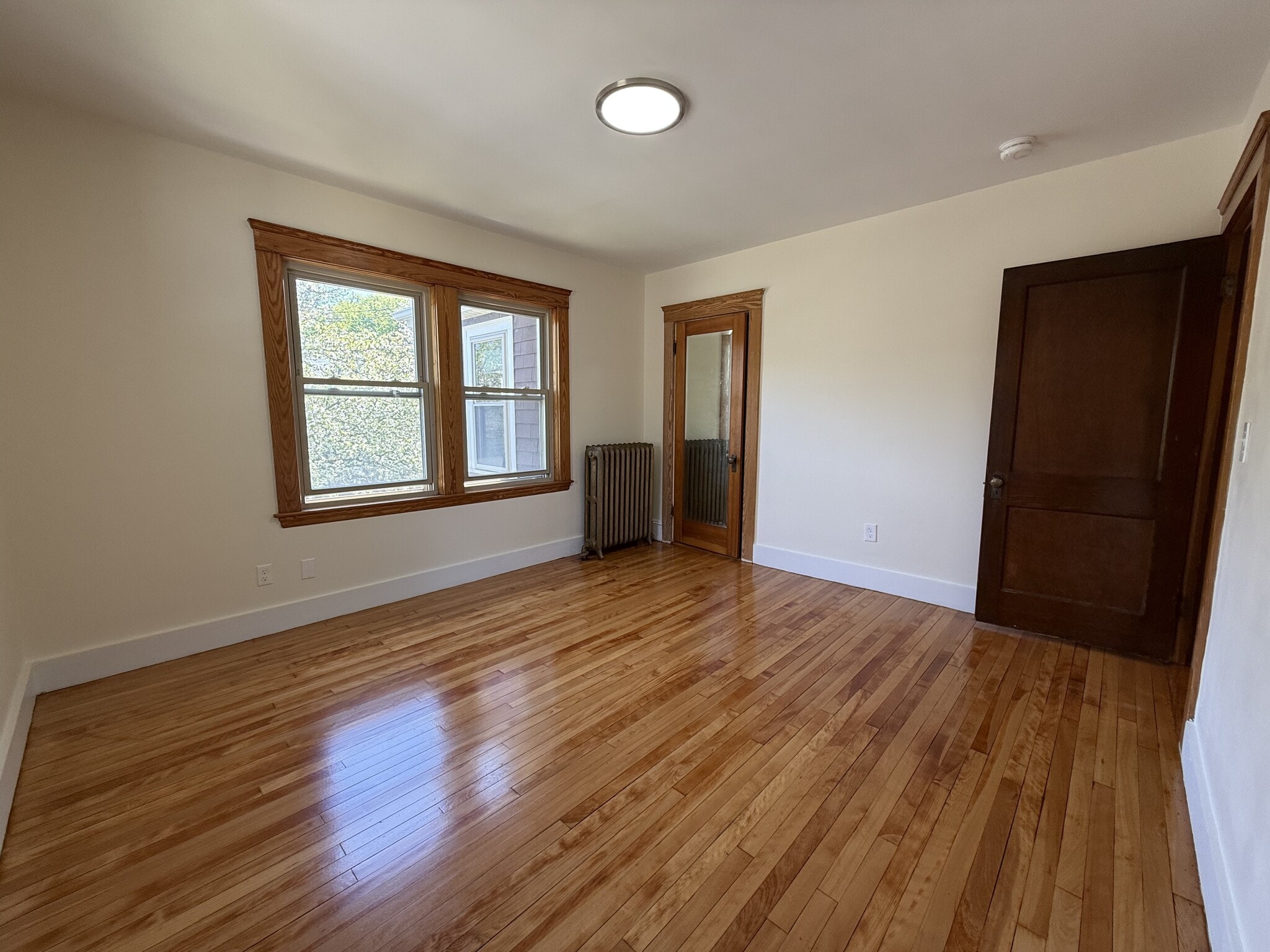 Front Bedroom - 585 High St