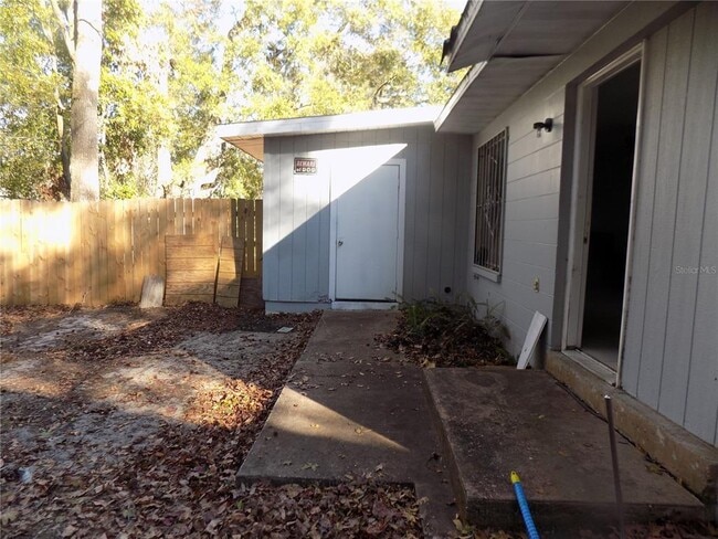 Building Photo - 6124 SW 10th Pl