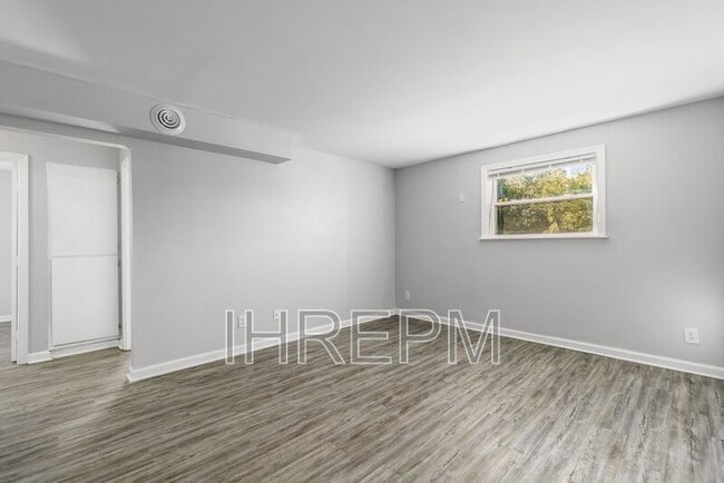 Building Photo - 272 Powell Cir