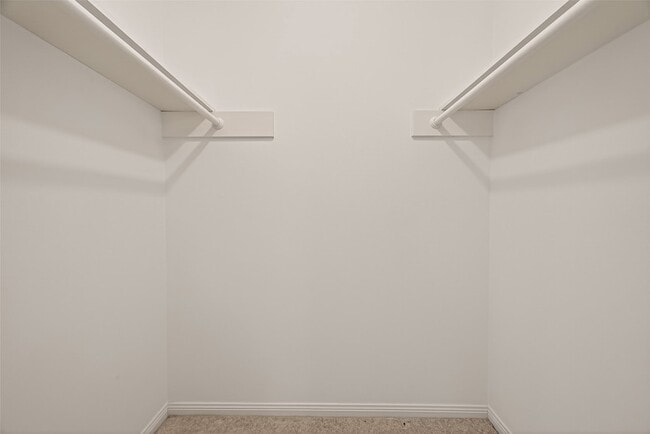 Building Photo - 422 Willow Vista Dr