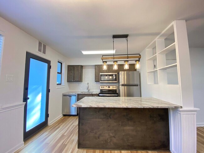 Building Photo - Faris Ridge Condominiums