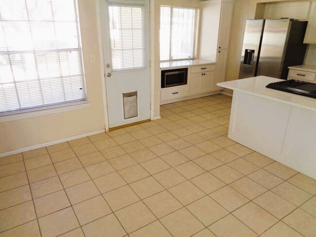 Building Photo - Exquisite Single Level Upper Valley Home With Refrigerated Air Located In Quiet Neighborhood