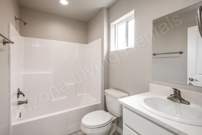 Building Photo - 2185 E Butler Ave