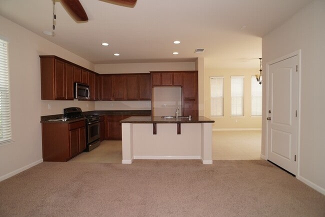 Building Photo - 169 Talmont Cir