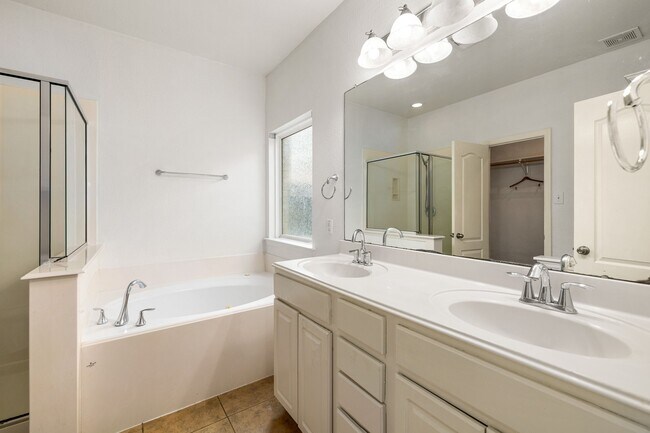 Building Photo - 9415 Herons Grove Ln