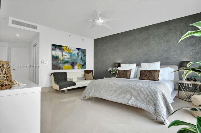 Bedroom - 901 Brickell Key Blvd