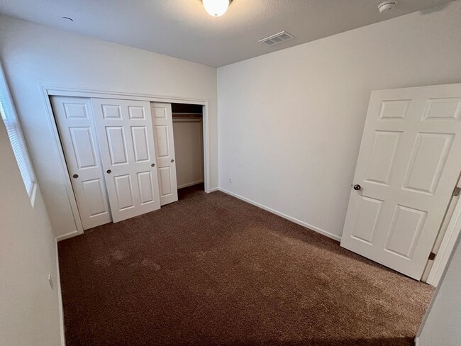 Building Photo - $2,450 Temperance & Clinton, 4 Bedroom - N...