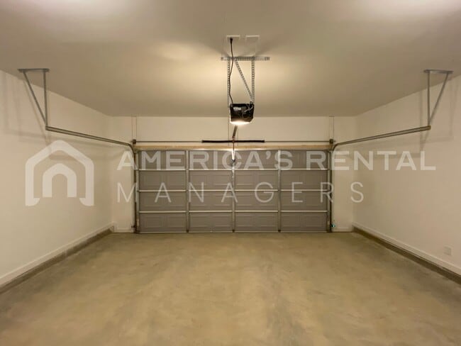 Building Photo - 250 Co Rd 1701
