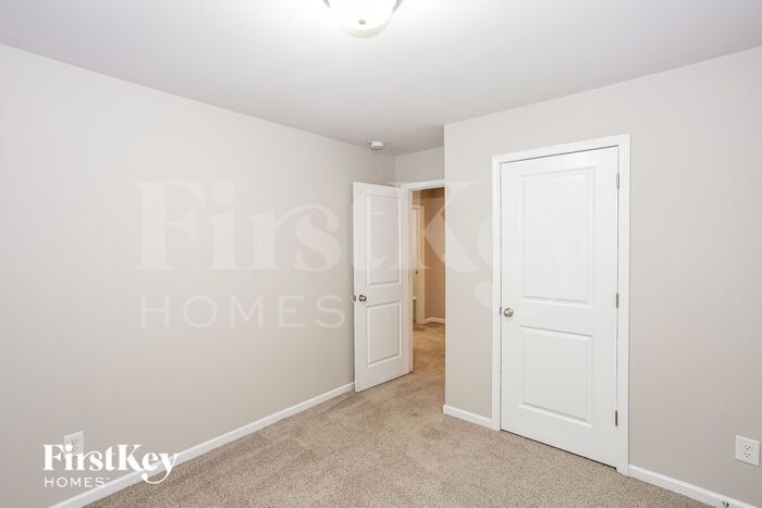 Building Photo - 9612 Hamel St