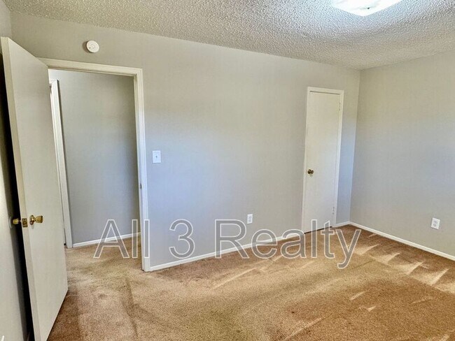 Building Photo - 6204 Lycoming Rd