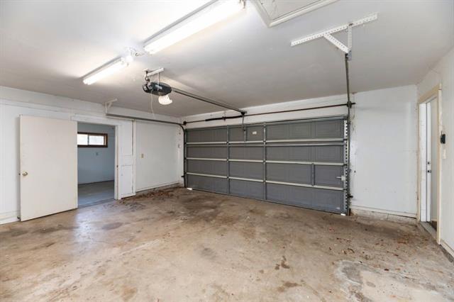 Building Photo - 922 Kingston Dr