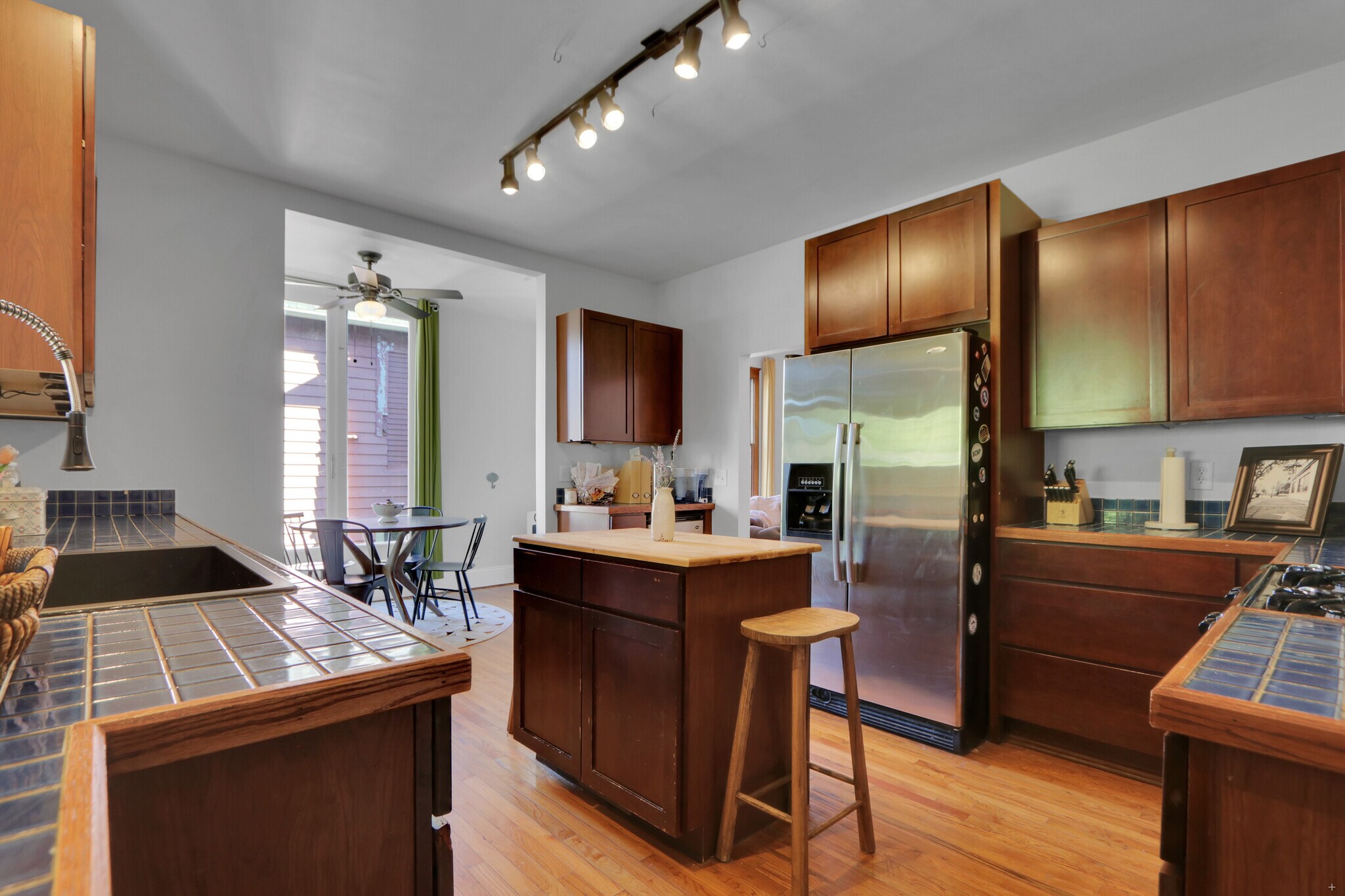 Building Photo - 1027 Eleanor St