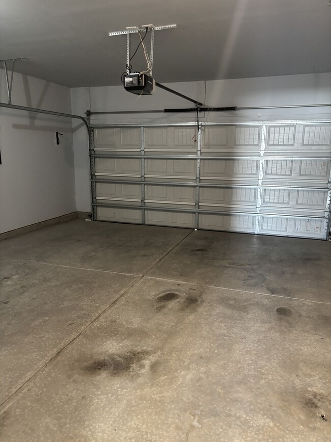 Building Photo - 145 Relict Dr