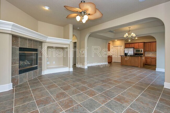 Building Photo - 12649 NW Bayonne Ln