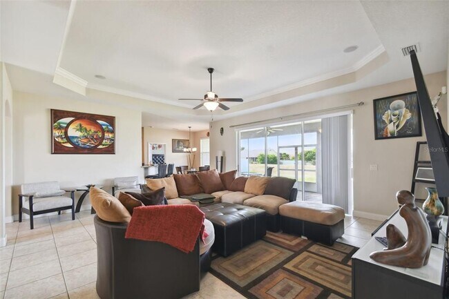 Building Photo - 6841 Bushnell Dr