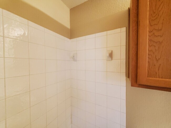 Building Photo - 14001 Cambourne Dr