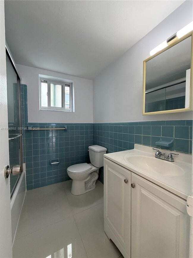 Building Photo - 1460 SW 4th St