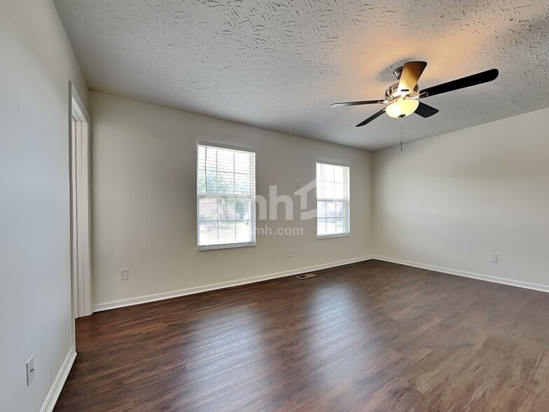 Building Photo - 6287 Glenmont Dr