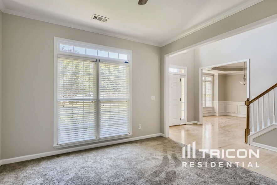Building Photo - 206 Brightwater Dr