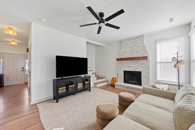 Building Photo - 1353 Black River Dr