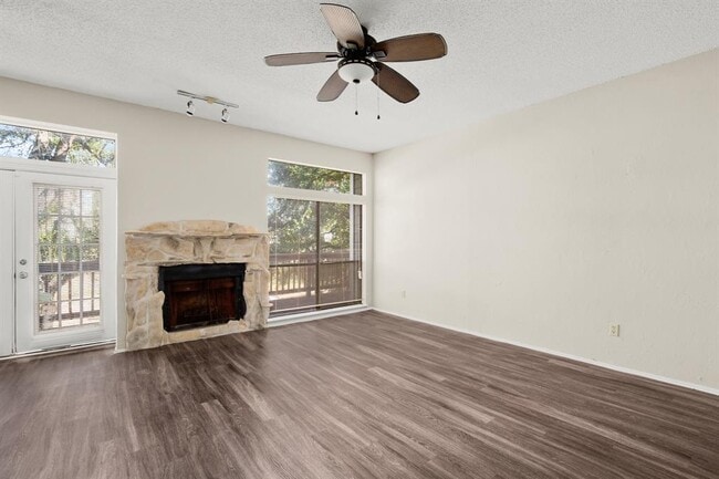 Building Photo - 6726 Lancret Hill Dr