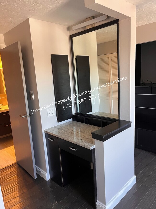 Building Photo - 208 Bonnie Brae Dr