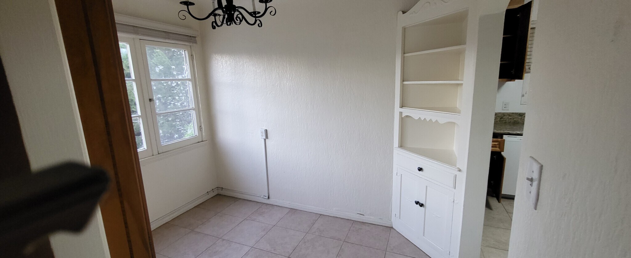 Breakfast Room - 8633 Hervey St