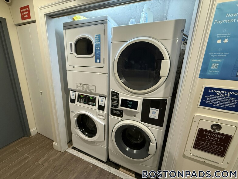 Building Photo - 1028 Commonwealth Ave