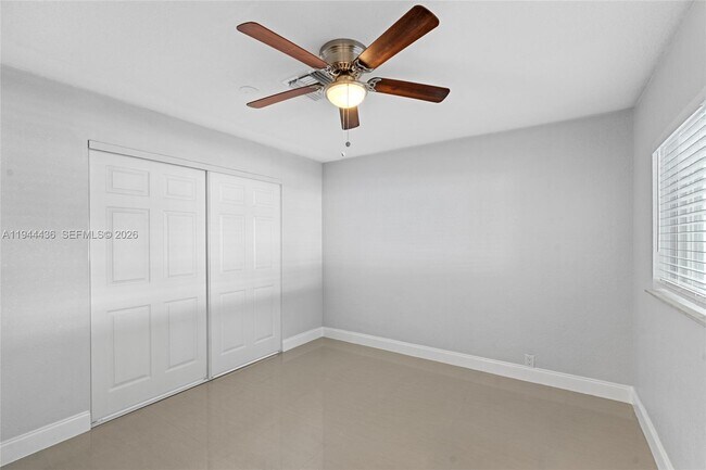 Building Photo - 1472 NE 62nd St