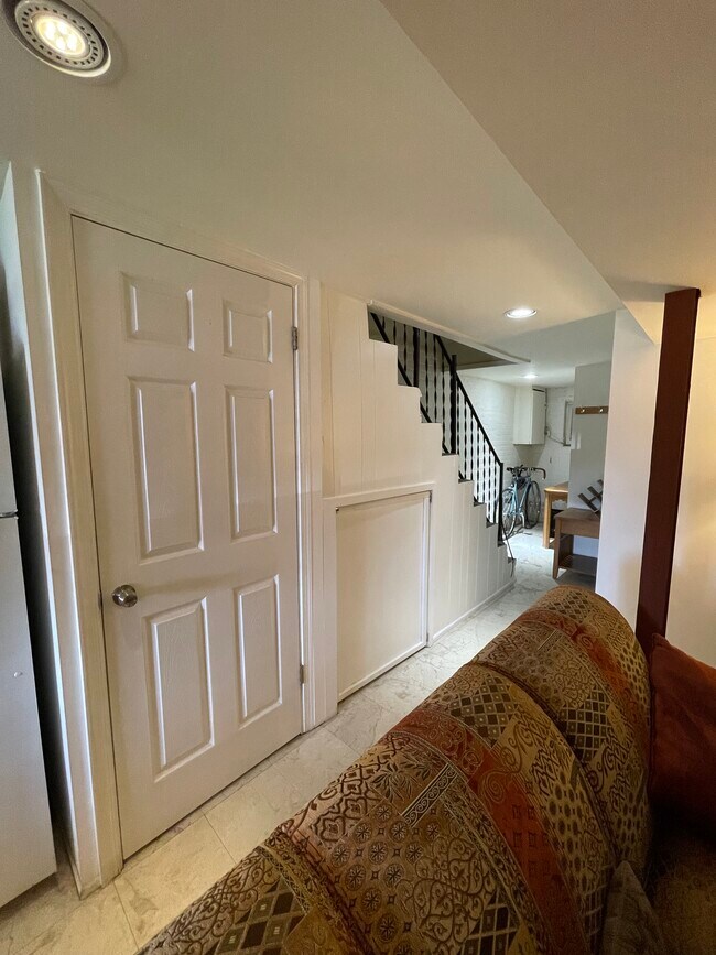 Building Photo - 1145 Morse St NE