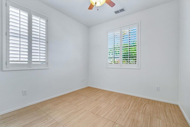 Building Photo - 9233 W Dreyfus Dr