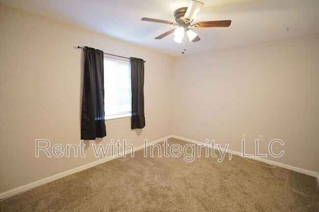 Building Photo - 2740 W Tharpe St