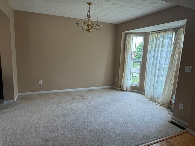 Building Photo - Beautiful, two-story, 4 bedroom home in Springboro!