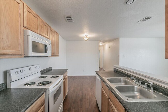 Building Photo - 8117-8119 Doreen Avenue