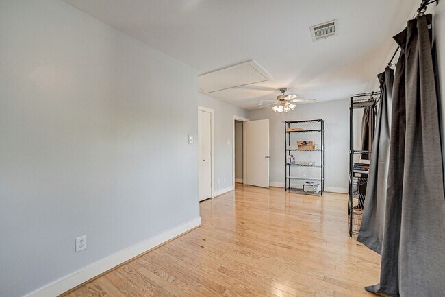 Building Photo - 5838 Larkin St