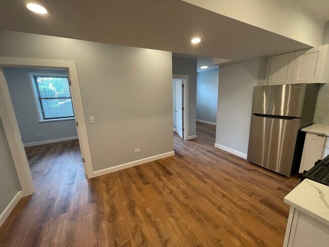 Building Photo - 7331 N Honore St