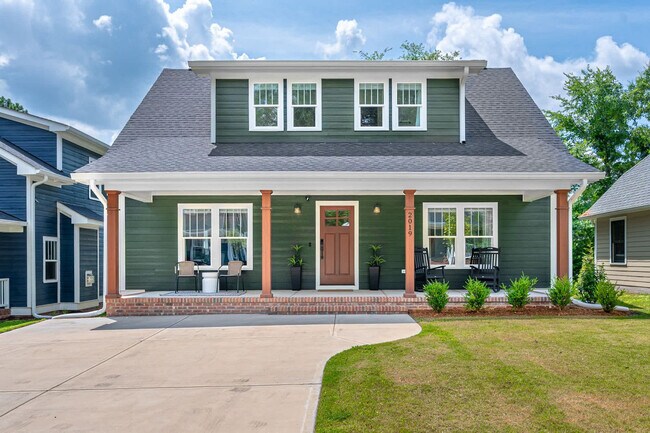 Building Photo - 2019 James St