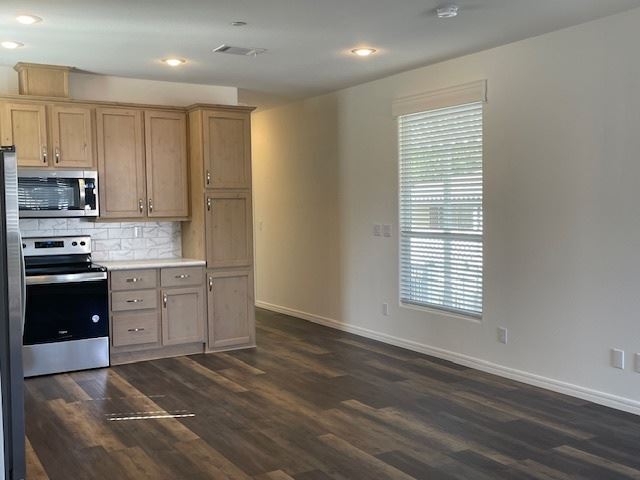 Building Photo - 6770 W State Rte 89A