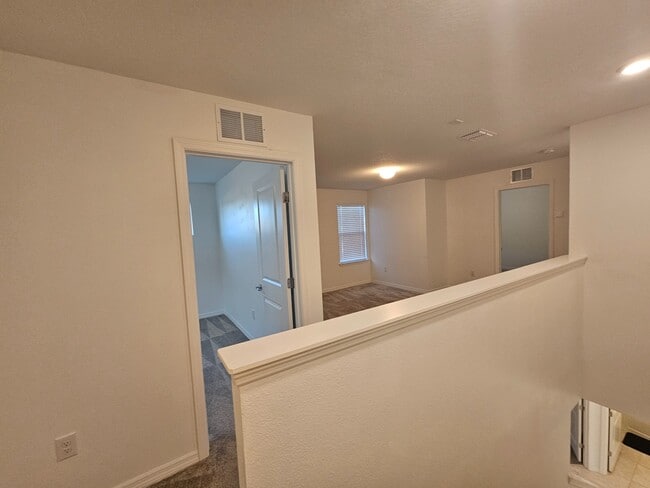 Building Photo - 3928 Capri Coast Dr