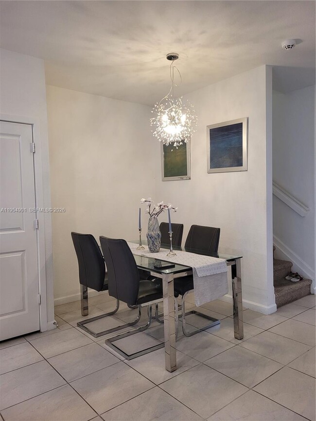 Building Photo - 1015 SE 24th Terrace