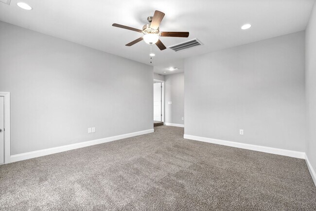 Building Photo - 3482 Southwood Dr