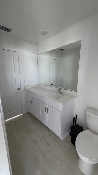 Building Photo - 540 Salisbury Cir